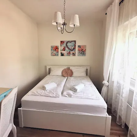 公寓 Family Garden Apartmanhaz