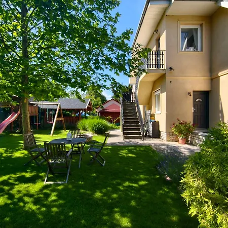 公寓 Family Garden Apartmanhaz *